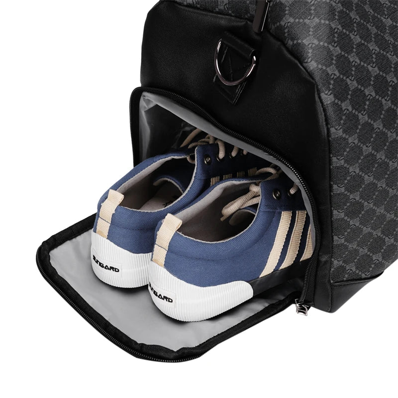 परिष्कृत शैली यात्रा कार्यक्षमता से मिलती है: PU लेदर पुरुषों का शोल्डर बैग