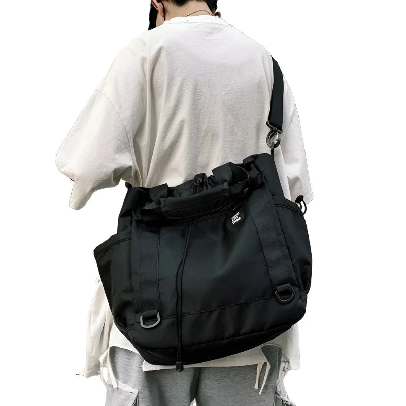 Organizado con estilo y sin esfuerzo: bolso satchel de nailon para hombre