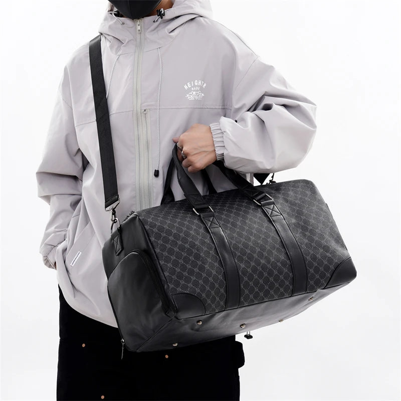 परिष्कृत शैली यात्रा कार्यक्षमता से मिलती है: PU लेदर पुरुषों का शोल्डर बैग